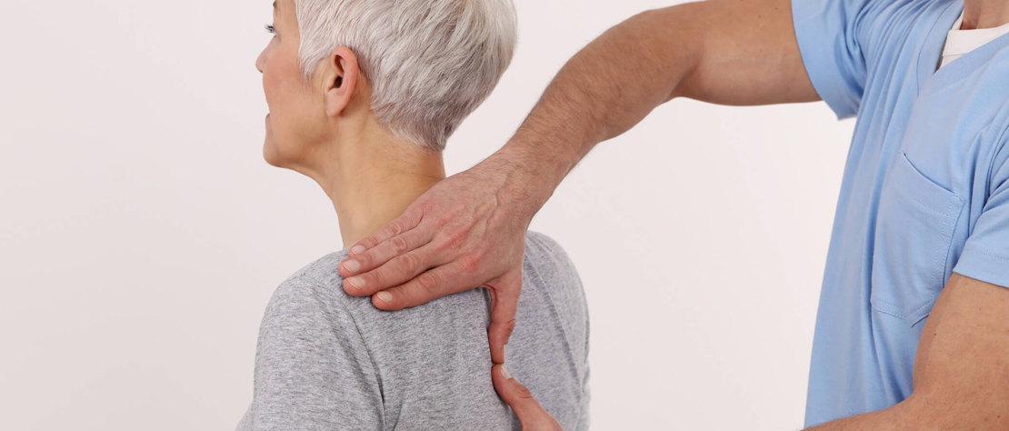 scoliosis-specialist-treatment-in-singapore Kiểm tra với bác sĩ chuyên khoa để hiểu rõ tình trạng của cột sống